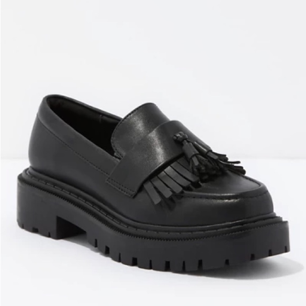 American Eagle Black Chunky Platform Loafers with Fringe